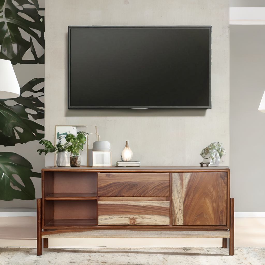 ESSENCE_tv_20241004_10320795