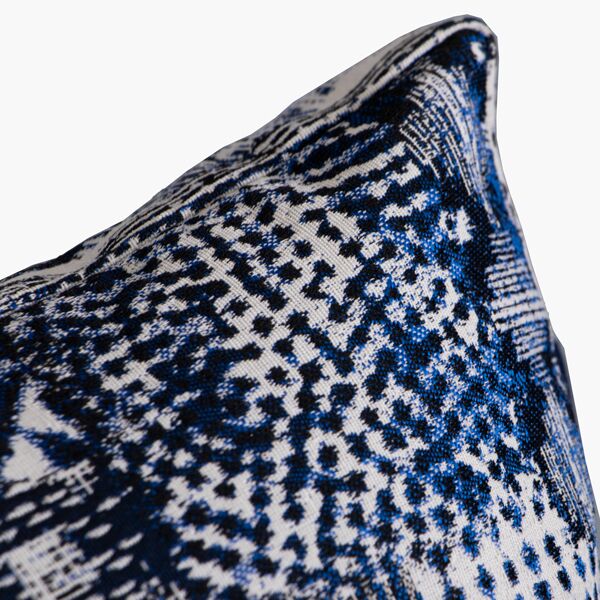 00107150.2 Cojín Liz Tadao Patch - vista adicional 2