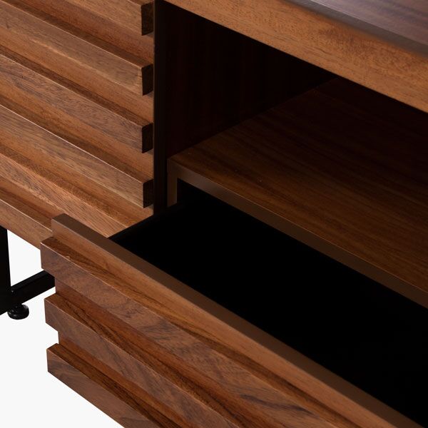 Mesa de TV España 3 - detalle