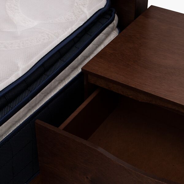 Buró Victoria Okume